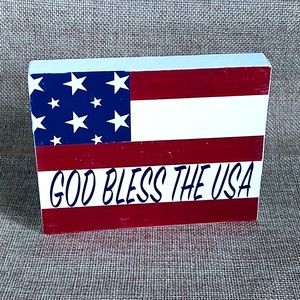 HANDCRAFTED HAND PAINTED TIERED TRAY DECOR/MINI WOOD SIGN/GOD BLESS THE USA SIGN
